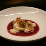 Scallops with red grape, coriander-brown butter<br>